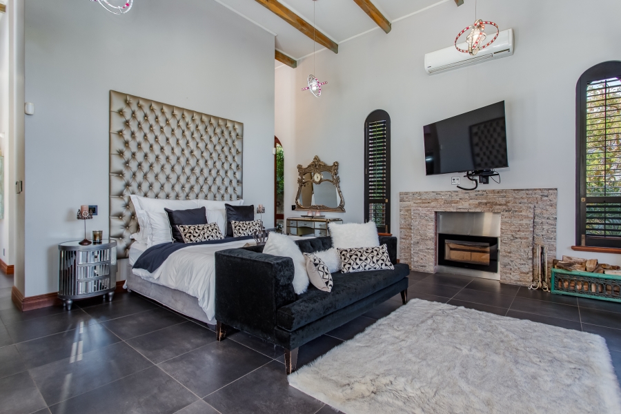 5 Bedroom Property for Sale in Winelands Western Cape